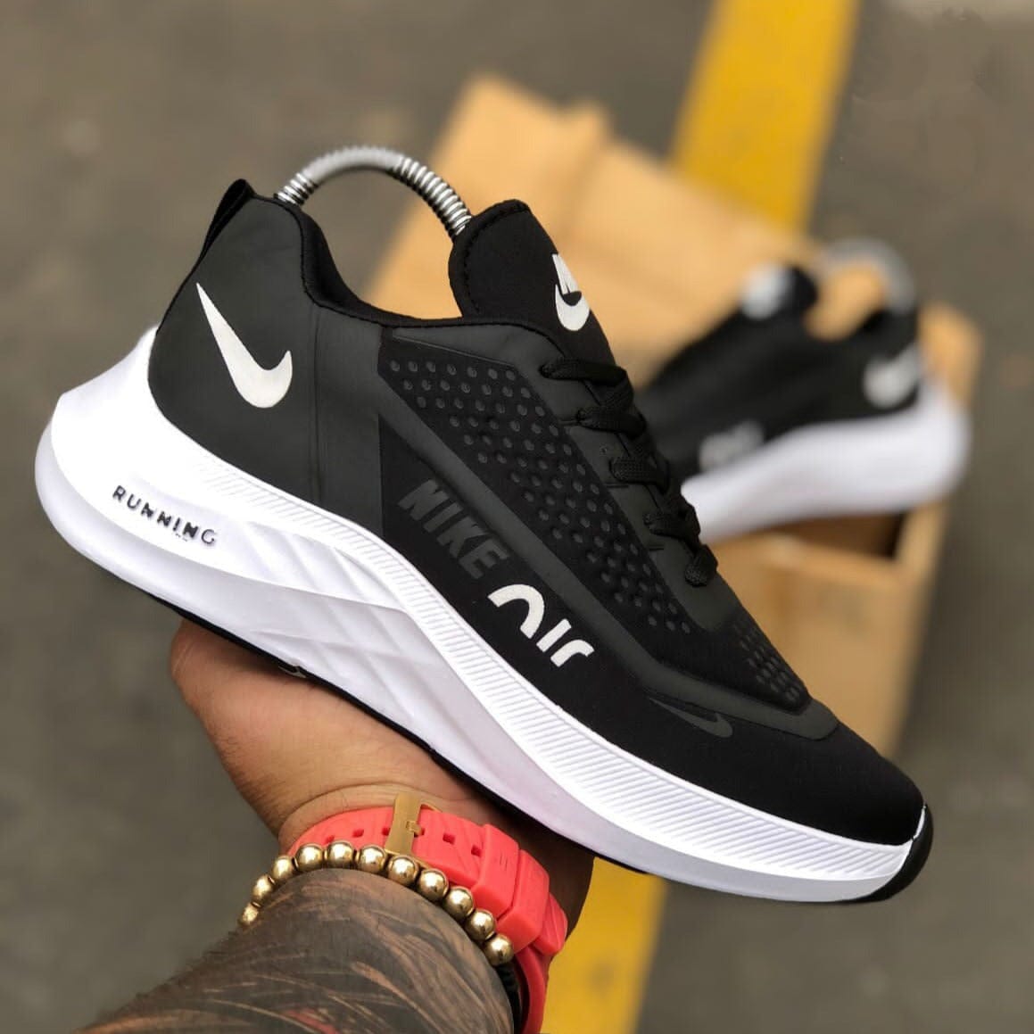 NIKE RUNNING